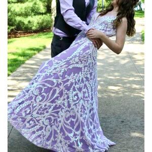 1022 NWT size 8 Jovani deep v neck gown purple with iridescent sequin pattern